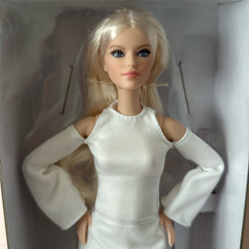 Barbie Model Looks Signature #6 White Dress Platinum Hair!